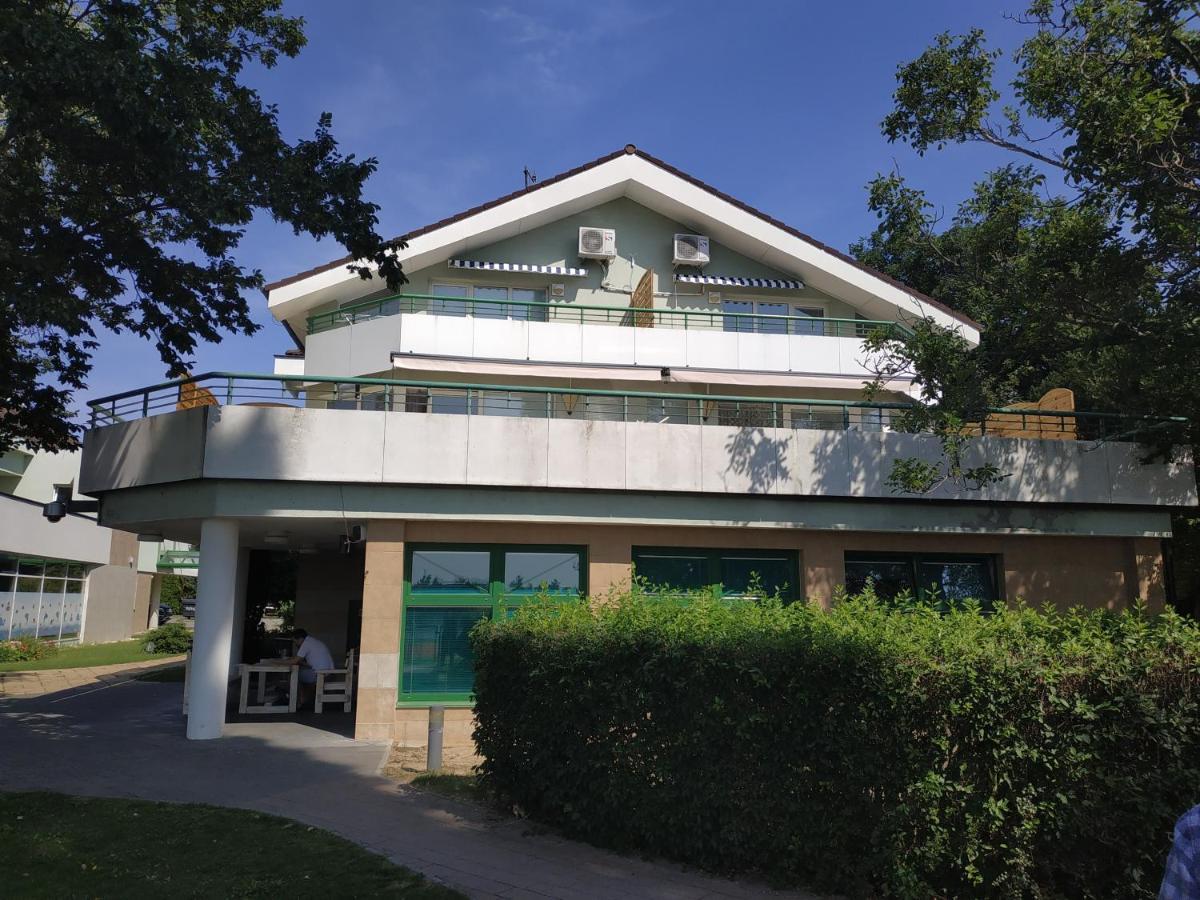 Apartmany Puerto Senec Exterior foto